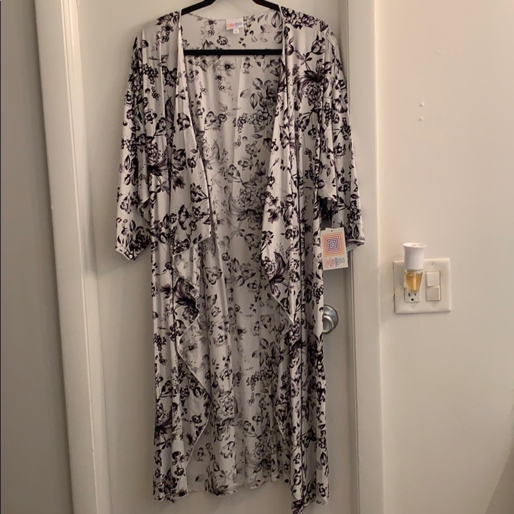 Large LuLaRoe Shirley